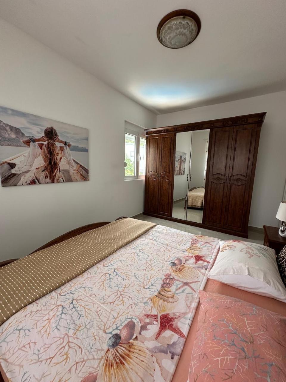 Villa Holiday Apartments Bar Bagian luar foto