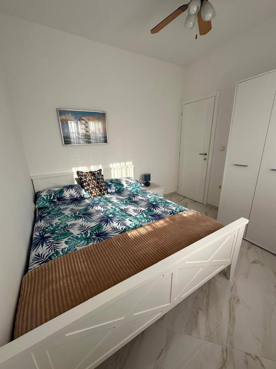 Villa Holiday Apartments Bar Bagian luar foto